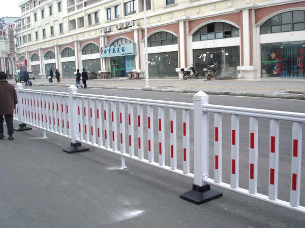 交通護(hù)欄 J13