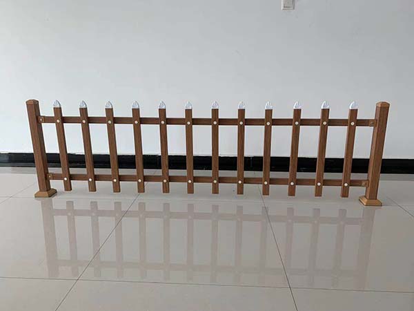 草坪護(hù)欄（木紋轉(zhuǎn)?。?C36