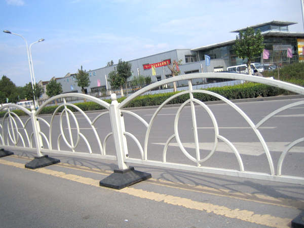 道路護(hù)欄J33