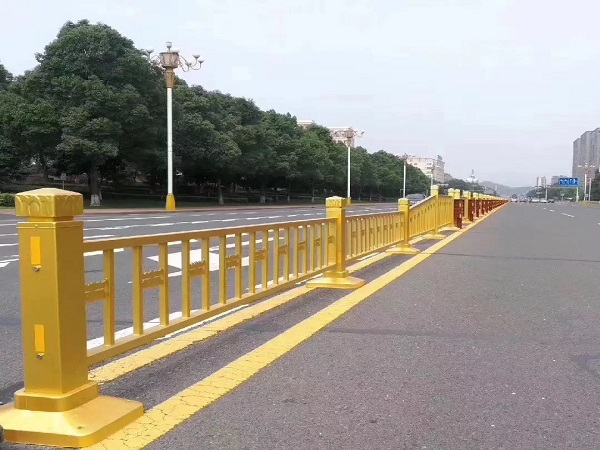 交通護(hù)欄(黃金護(hù)欄) J28